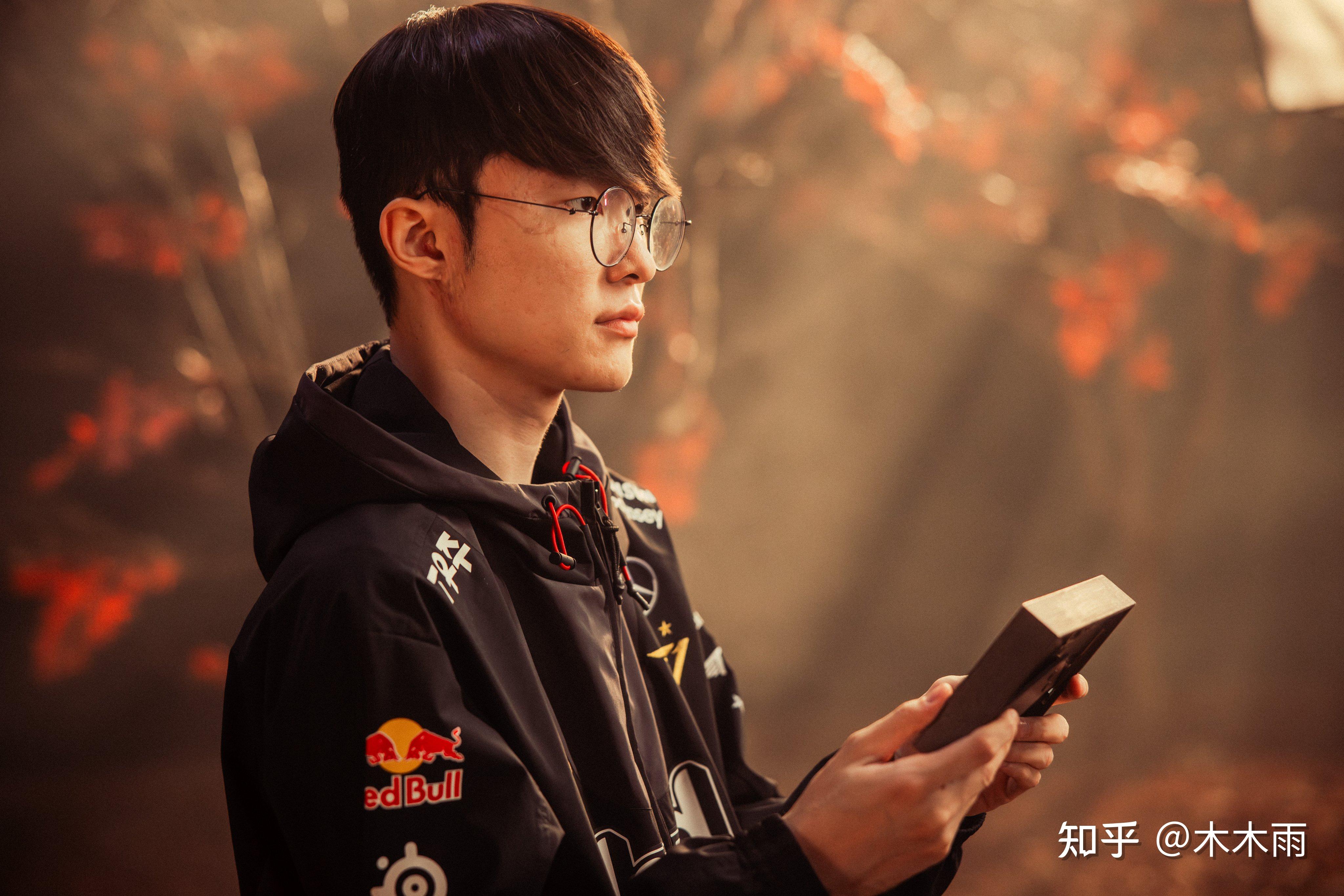 《英雄联盟》S13全球总决赛赛后回顾，赛事的精彩时刻与亮点的简单介绍